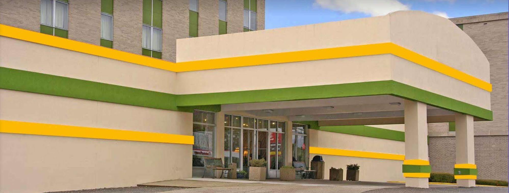 Elkins Inn And Suites Exterior photo